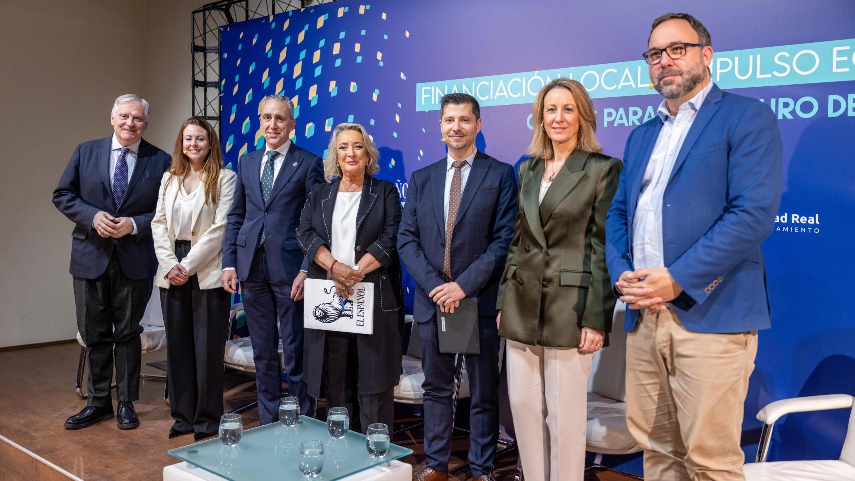 La jornada sobre financiación local ha reunido a varios alcaldes de la provincia de Ciudad Real.