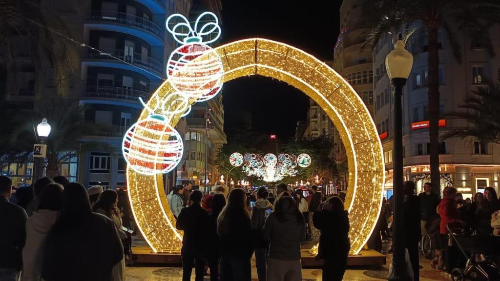 La espectacular iluminación navideña de la ciudad de Alicante.