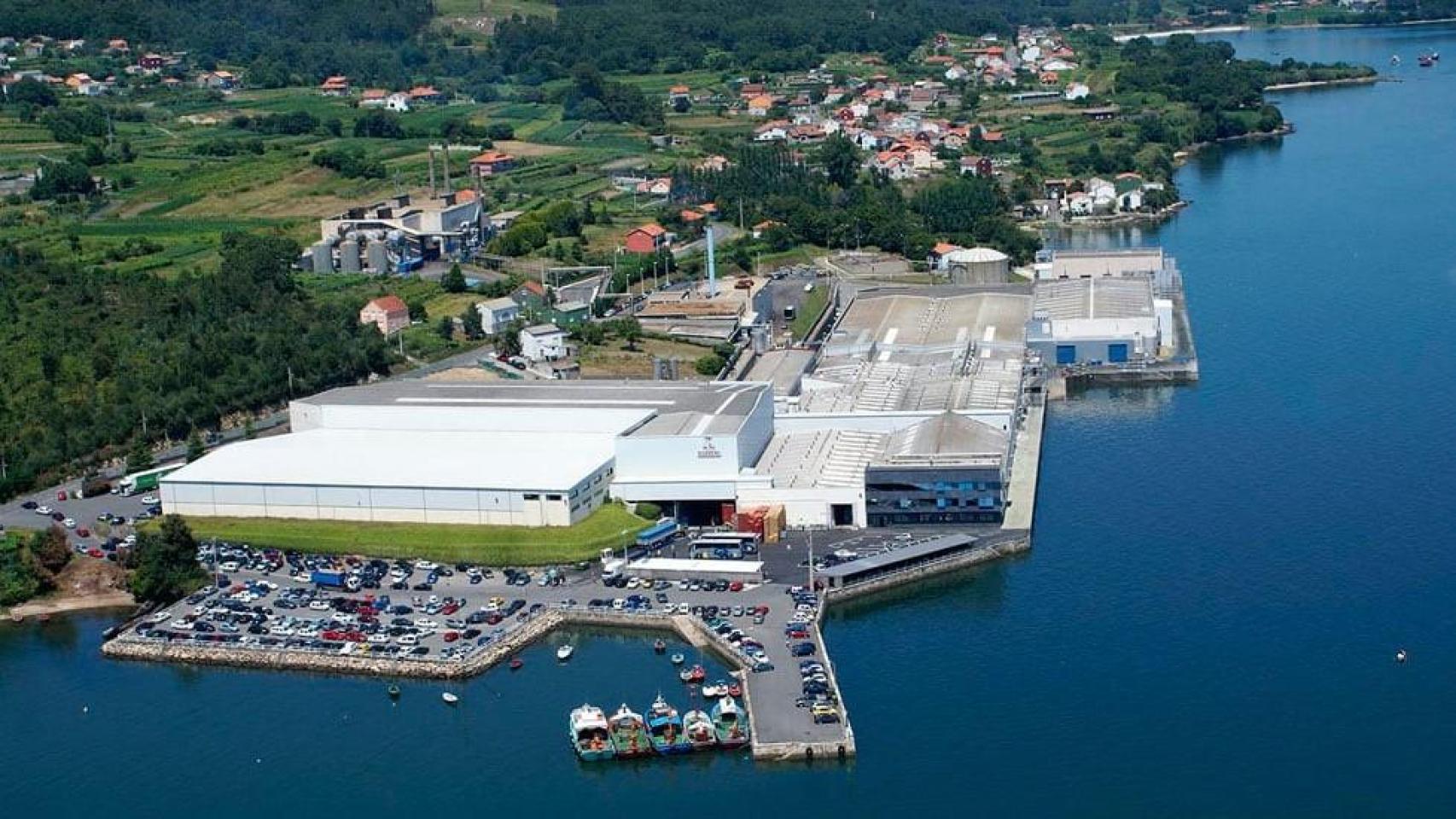La Xunta da una prórroga excepcional a la conservera Jealsa Food en el puerto de Boiro (A Coruña)