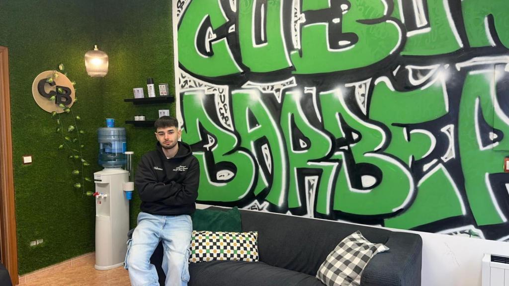 Además de barbero, Nacho Cobos también es creador de contenido en redes sociales