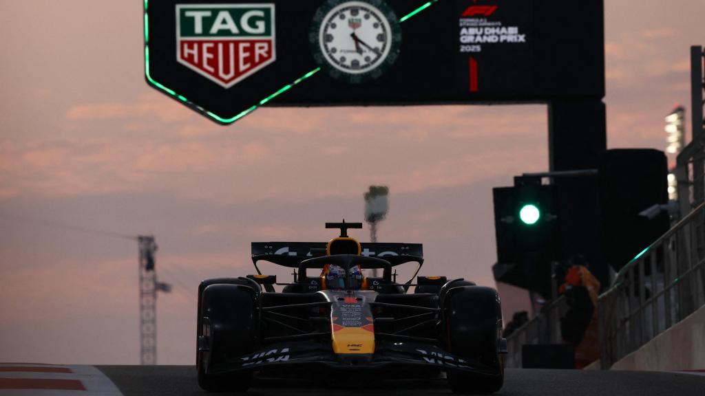 Max Verstappen, al frente de su RB21 durante el GP de Abu Dabi.