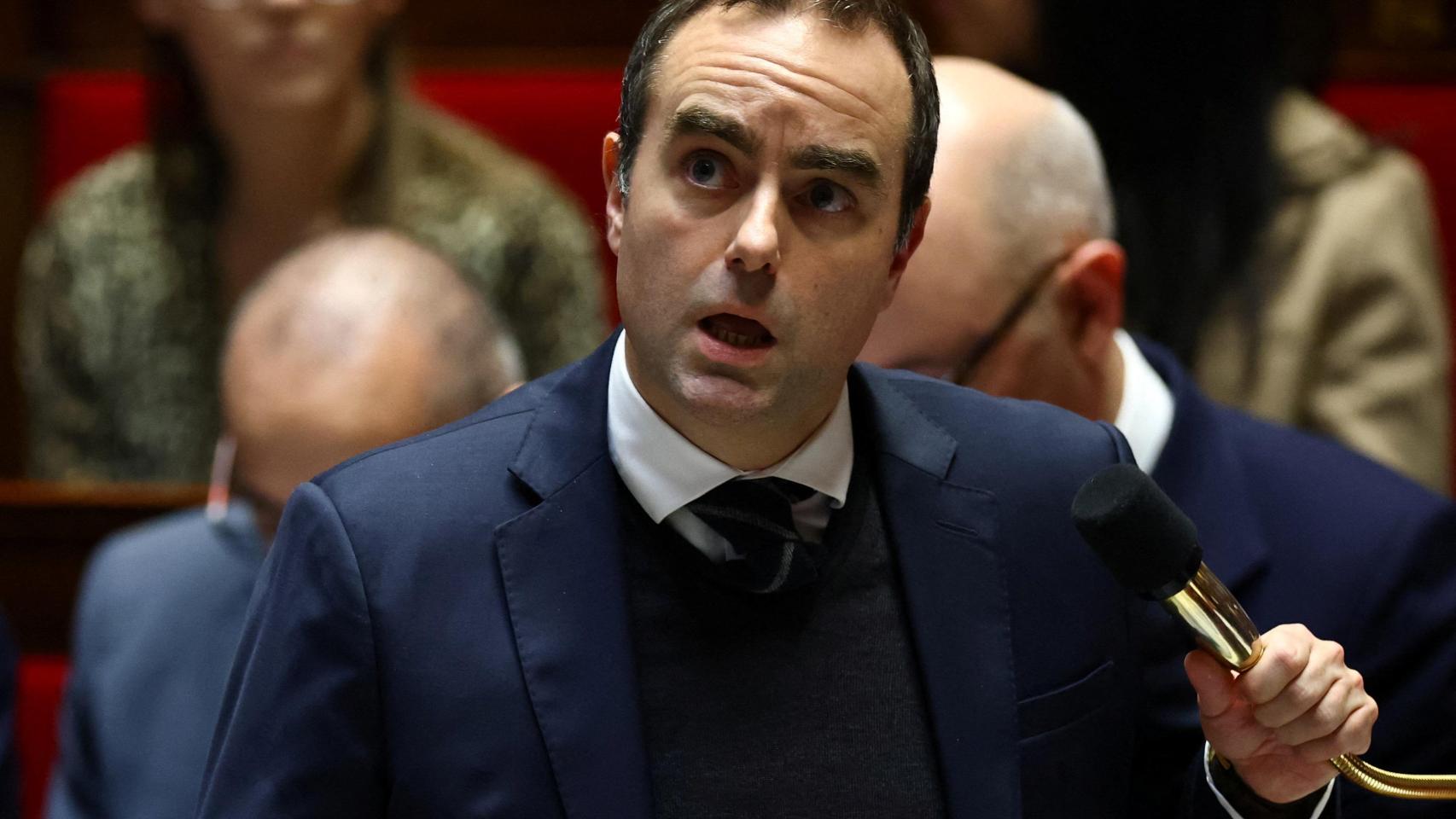 El primer ministro francés, Sébastien Lecornu, interviene este martes en la Asamblea Nacional.