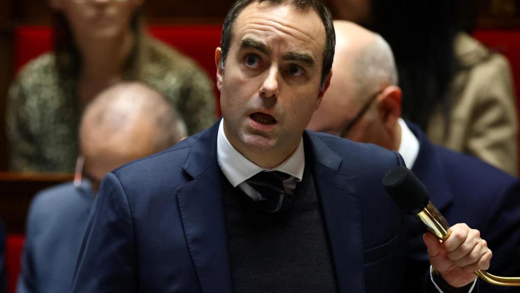 El primer ministro francés, Sébastien Lecornu, interviene este martes en la Asamblea Nacional.