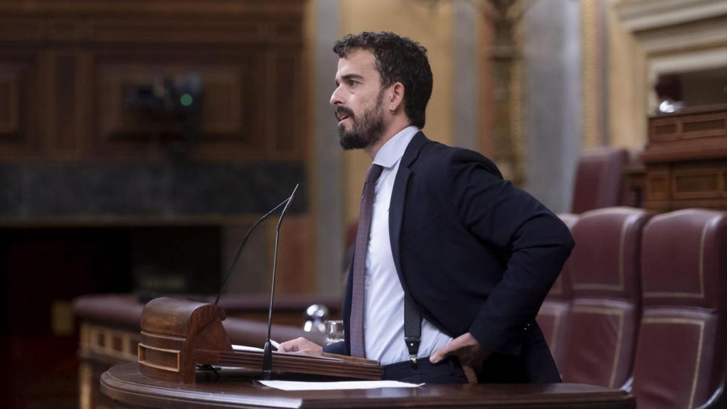 El portavoz adjunto de Vox en el Congreso, Carlos Hernández Quero, durante una sesión plenaria en el Congreso de los Diputados, a 11 de noviembre de 2025, en Madrid.