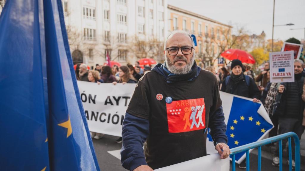 Daniel Calleja durante la concentración a las puertas del Congreso de los Diputados este martes 9 de diciembre.