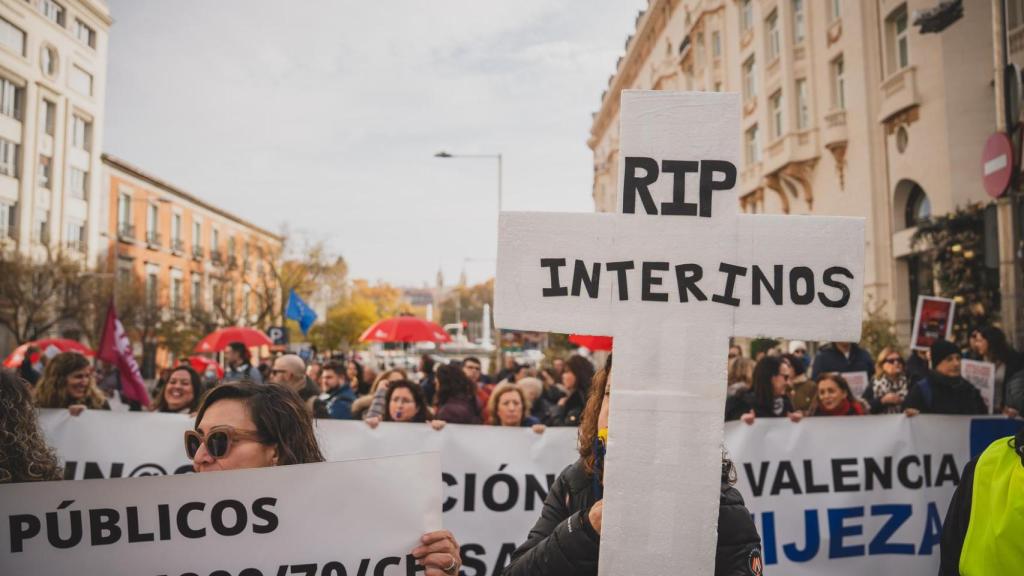 Una de las pancartas de la concentración.