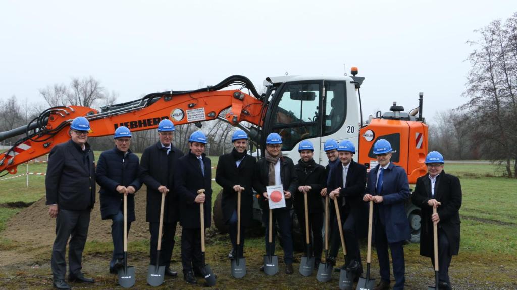 Ceremonia de colocación de primera piedra de las intalaciones