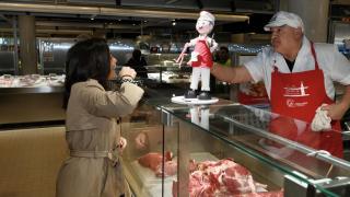 Inés Rey con Javier, uno de los placeros