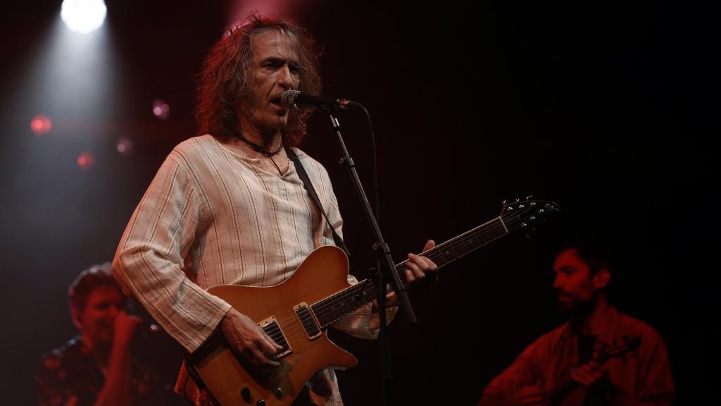 Robe Iniesta en concierto. Foto: EFE/ Jesús Diges