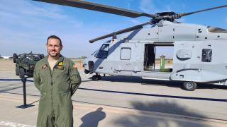 Capitán de fragata Javier Moreno, comandante de la Decimocuarta Escuadrilla