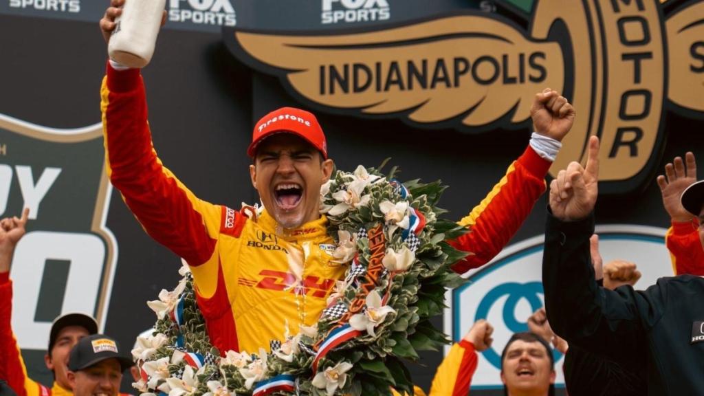 Alex Palou celebra su triunfo en las 500 Millas de Indianápolis 2025
