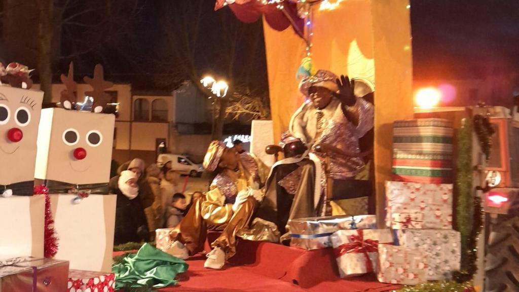 La Cabalgata de Reyes llena de magia la localidad de Dueñas