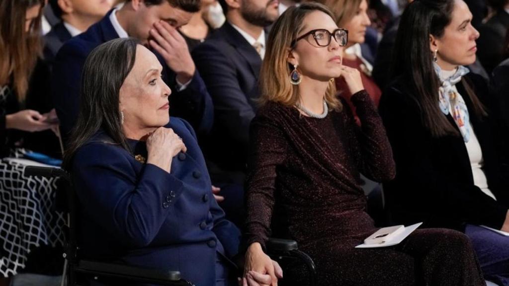 Corina Parisca, madre de María Corina Machado, en la ceremonia de entrega de los Premios Nobel 2025, en el Ayuntamiento de Oslo.