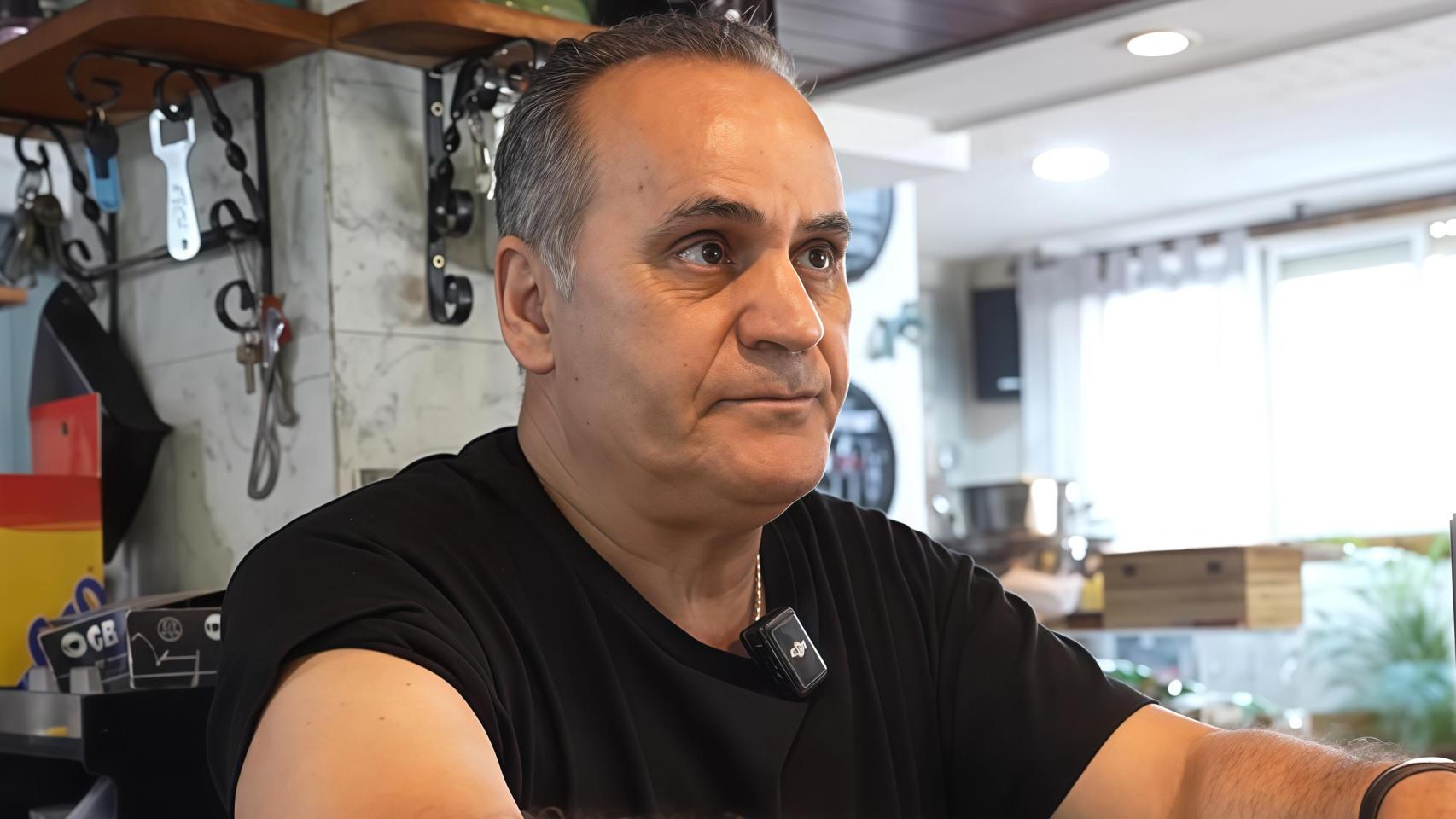 José Antonio Santamaría, dueño del bar Tostanova