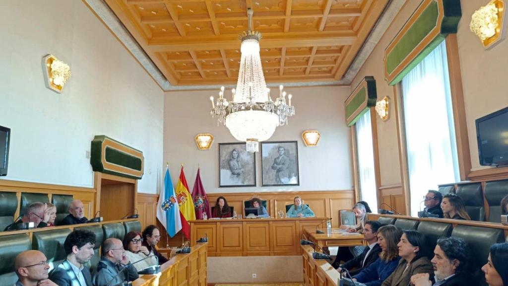 El pleno de Santiago vuelve a tumbar el pago de 119 facturas municipales pendientes