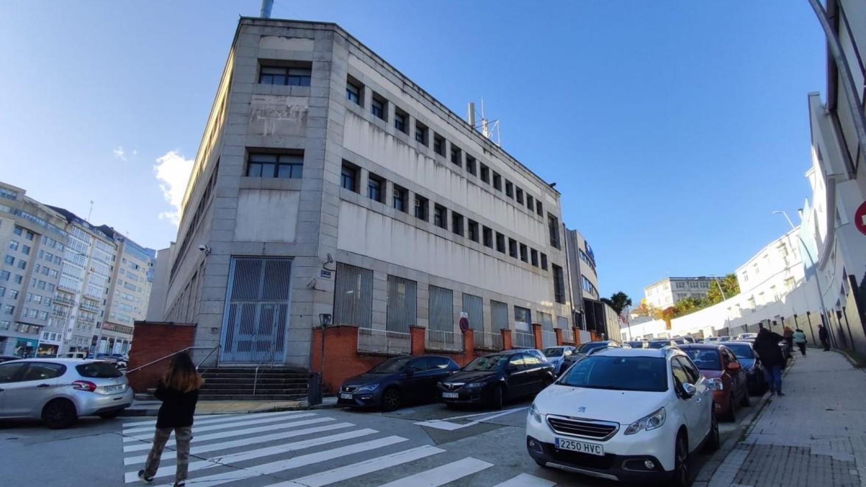 Edificio de oficinas de Telefónica en Ciudad Jardín, en A Coruña.
