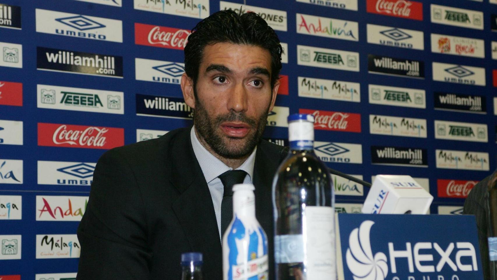 Fernando Sanz, durante una rueda de prensa con el Málaga.