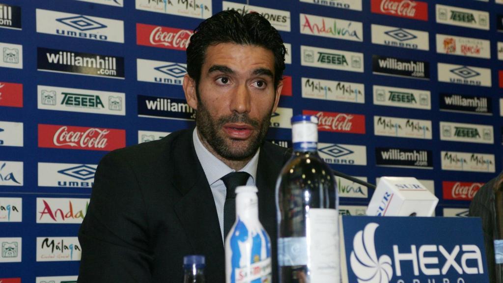 Fernando Sanz, durante una rueda de prensa con el Málaga.