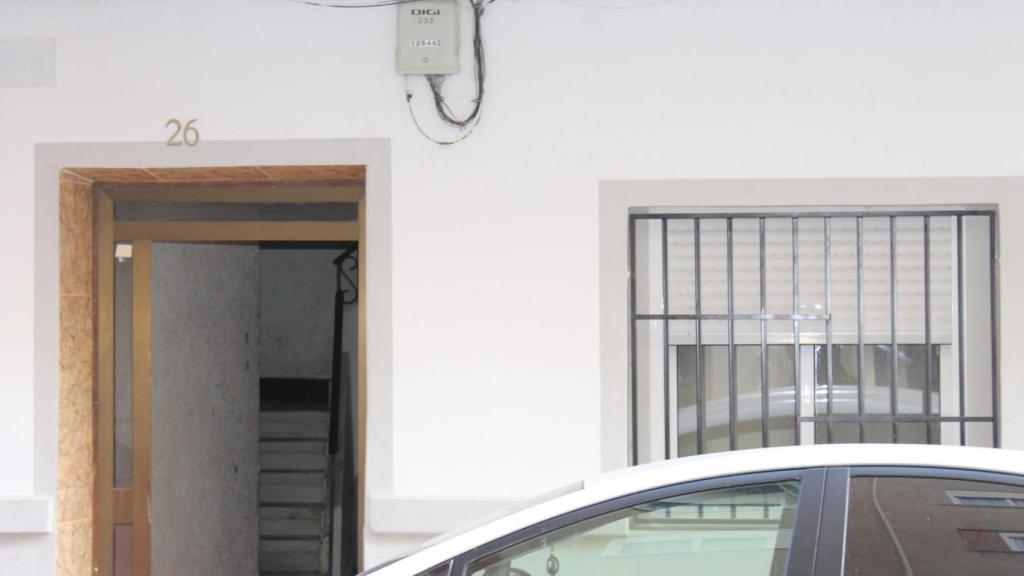 Portal del edificio donde vivían ambos. EE