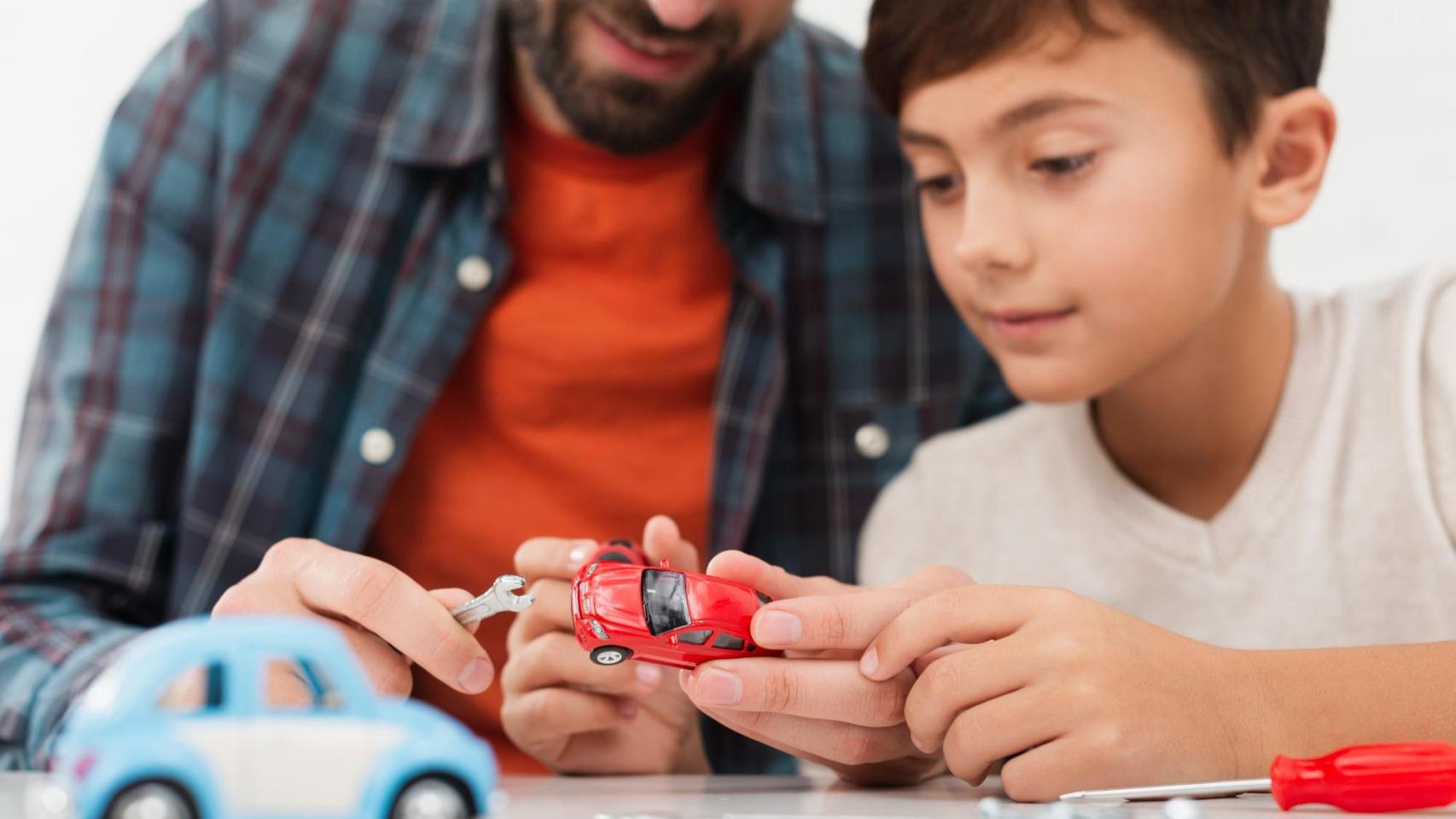 Antonio, experto en automoción, recomienda los mejores coches de Lego: son ideales para regalar en Navidad