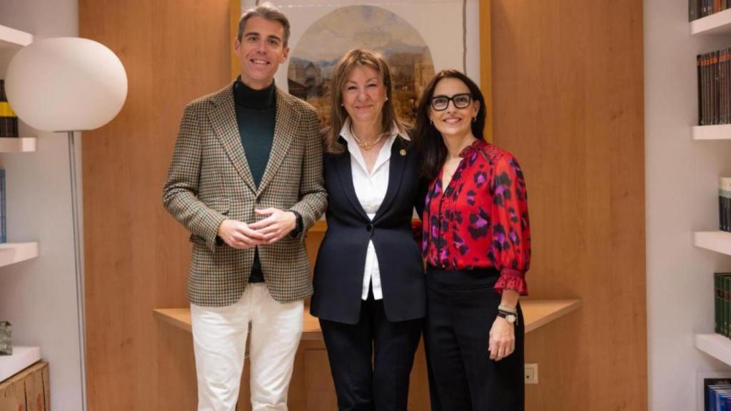 Gonzalo Otalecu, María Paz Hurtado y Esther Sánchez Manzano.