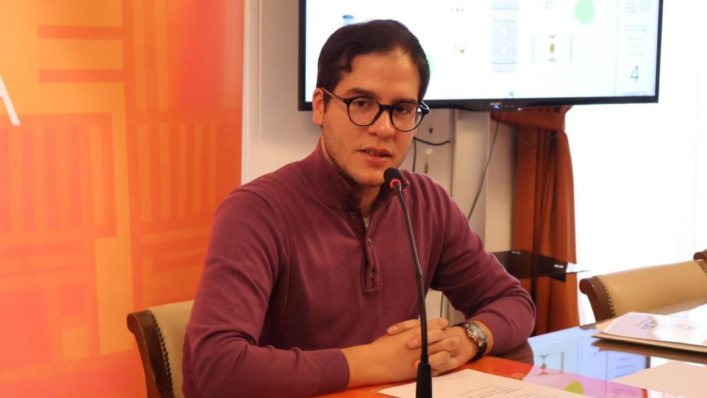 El concejal de Obras, Infraestructuras y Participación Ciudadana, Pablo Novo, durante su intervención de este miércoles