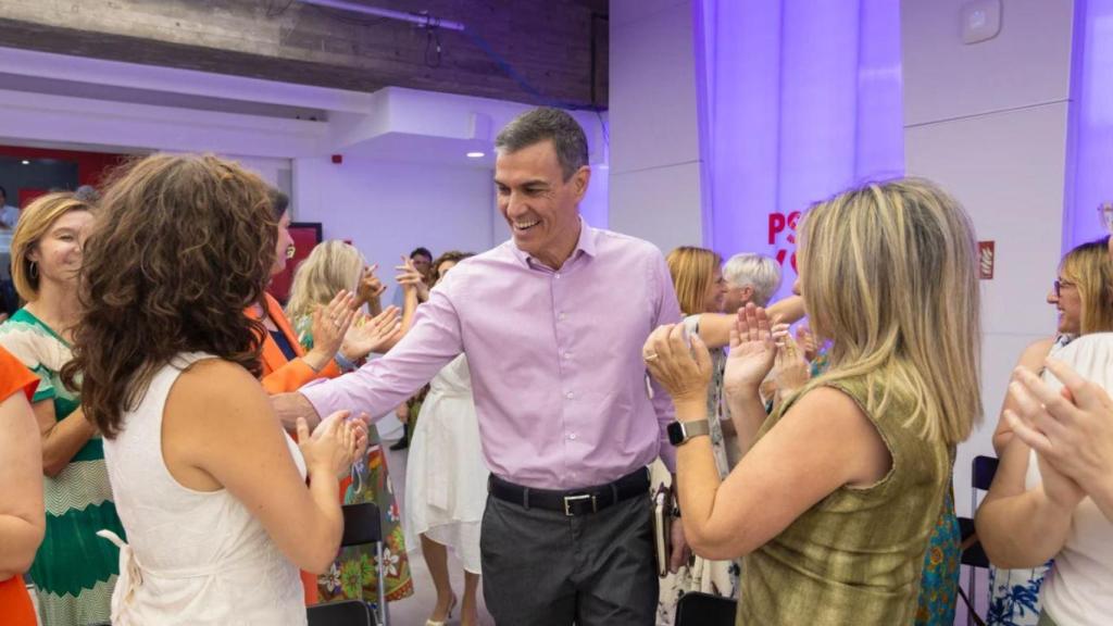 Pedro Sánchez foi aplaudido pelos secretários da igualdade do PSOE no dia 5 de junho, no auge do caso Salazar.