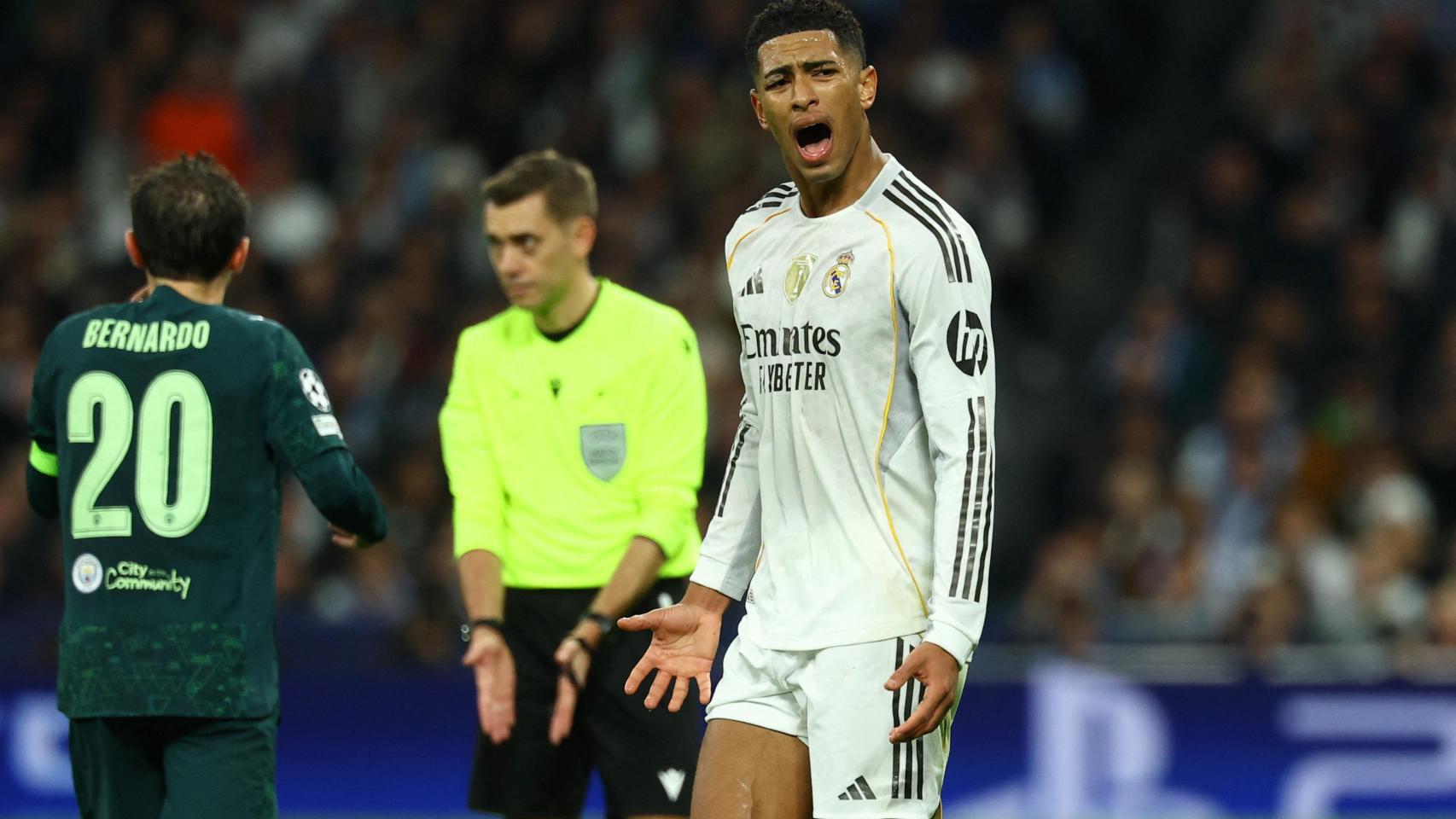 Bellingham se lamenta de una ocasión fallida contra el Manchester City