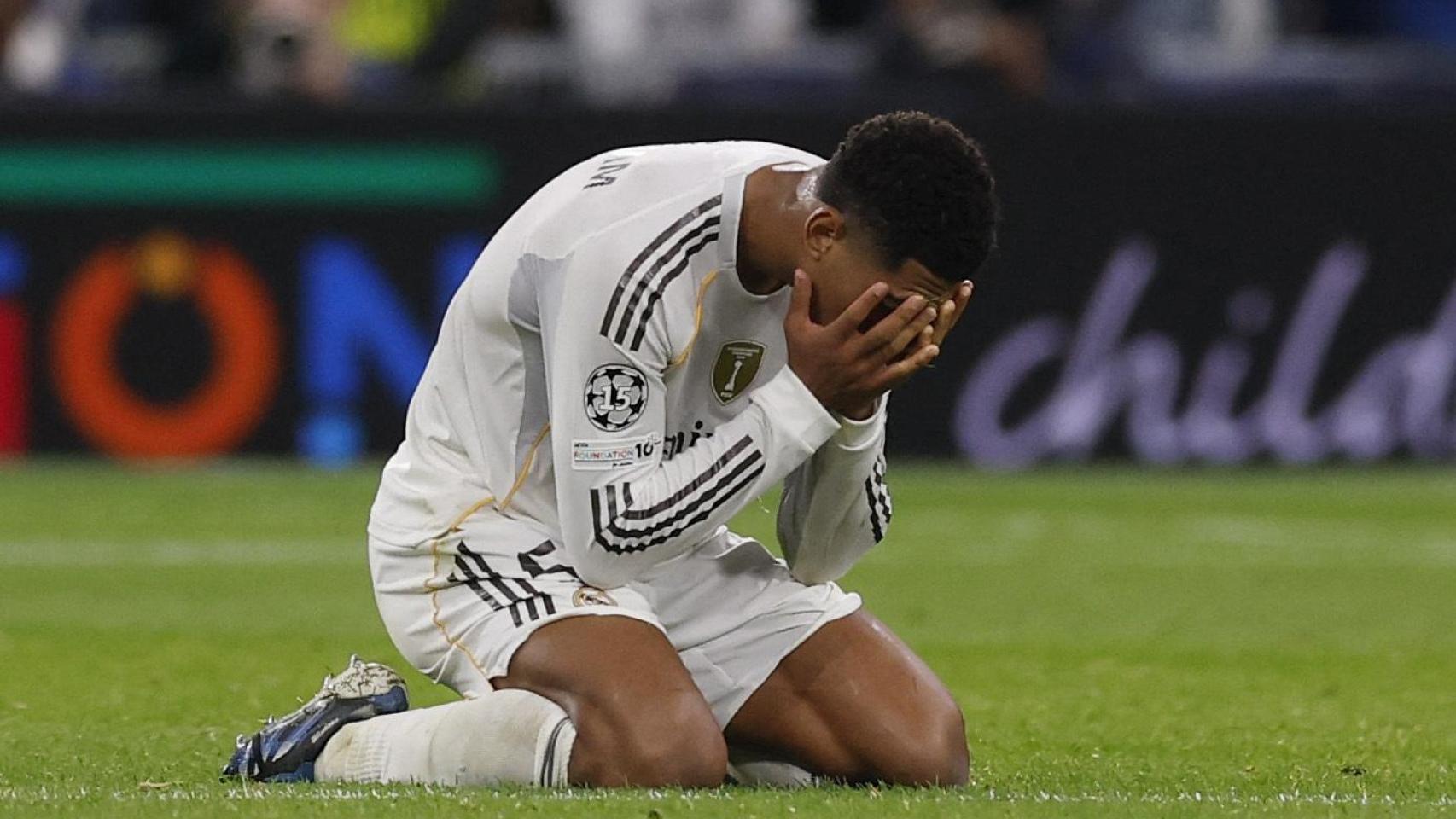 Jude Bellingham se lamenta tras la derrota ante el City.