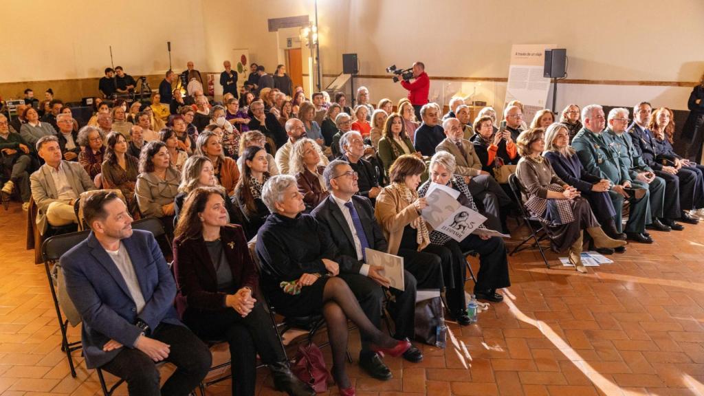 Image of the audience present.