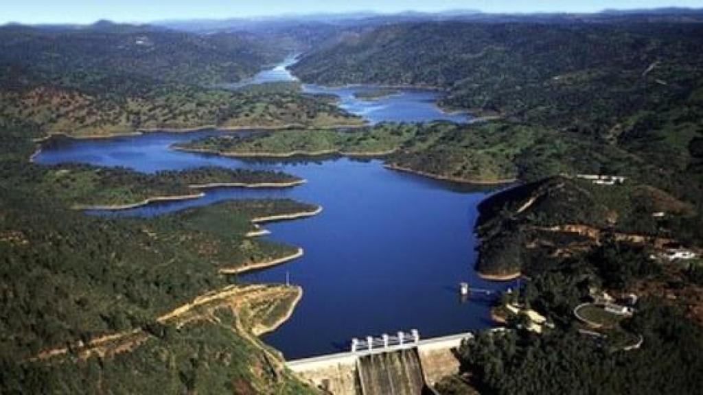 Uno de los embalses de Emasesa.