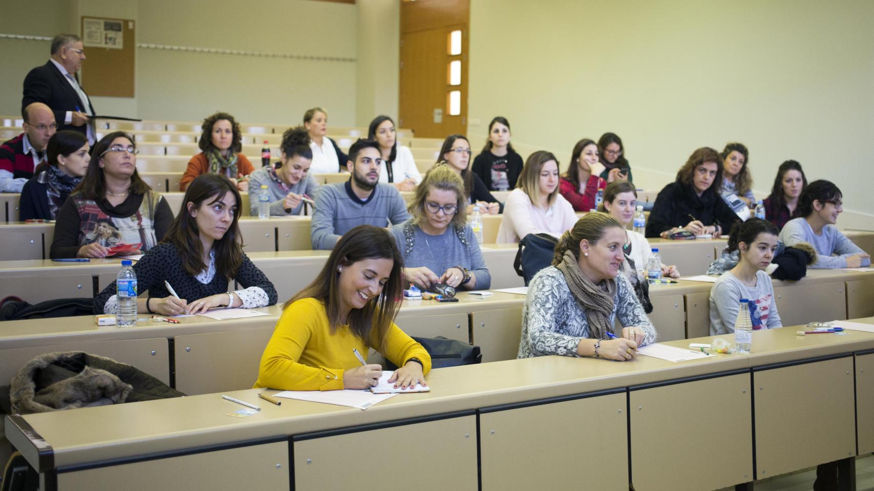 Un examen de oposiciones de enfermería en Salamanca