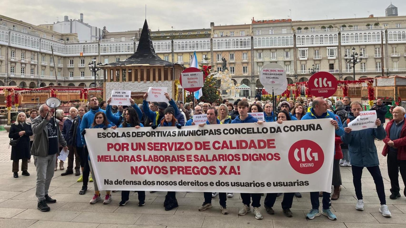 Trabajadores de escuelas deportivas de A Coruña en una protesta