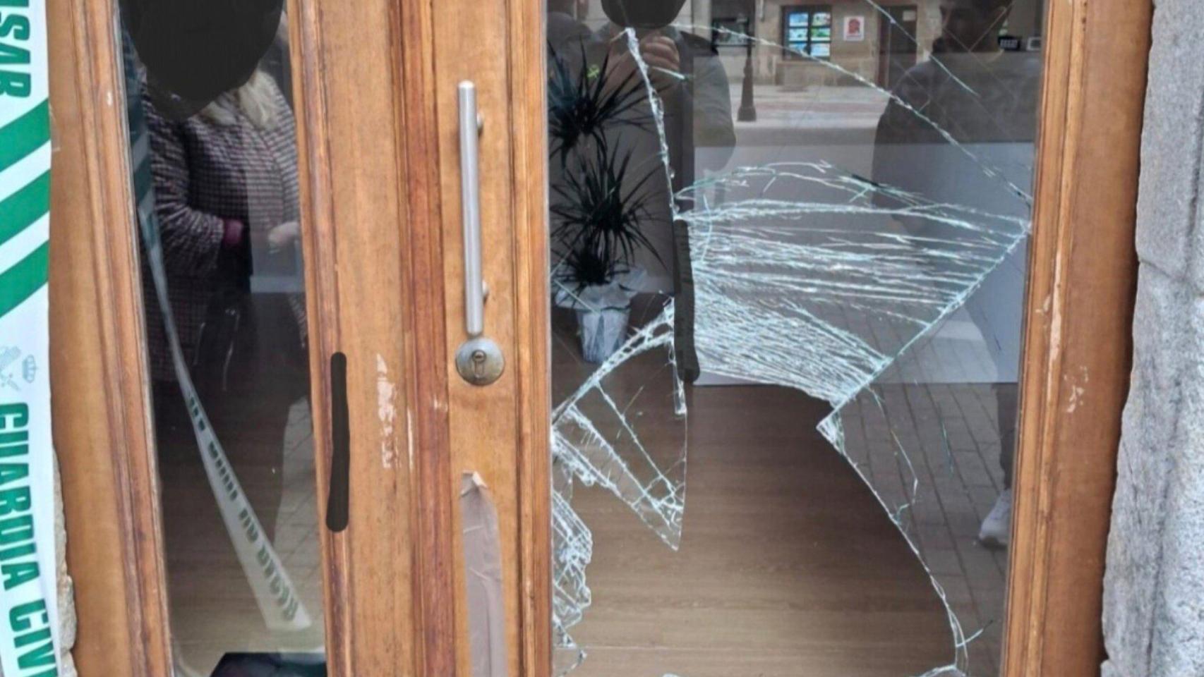 Establecimiento comercial de Cangas (Pontevedra) tras el robo