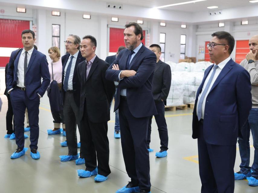 Óscar Puente ha dedicado la primera jornada de su viaje a China para visitar esta empresa que prevé invertir en Valladolid
