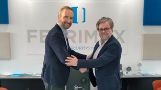 Antonio de la Casa Uriarte (i), managing director de Ferrimax, junto a Antonio Navarro, presidente ejecutivo de Miriad Global