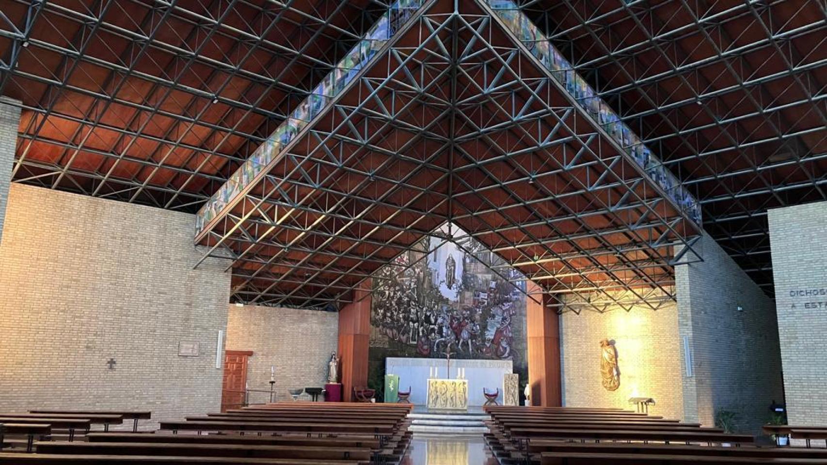 Una imagen del interior de la iglesia.