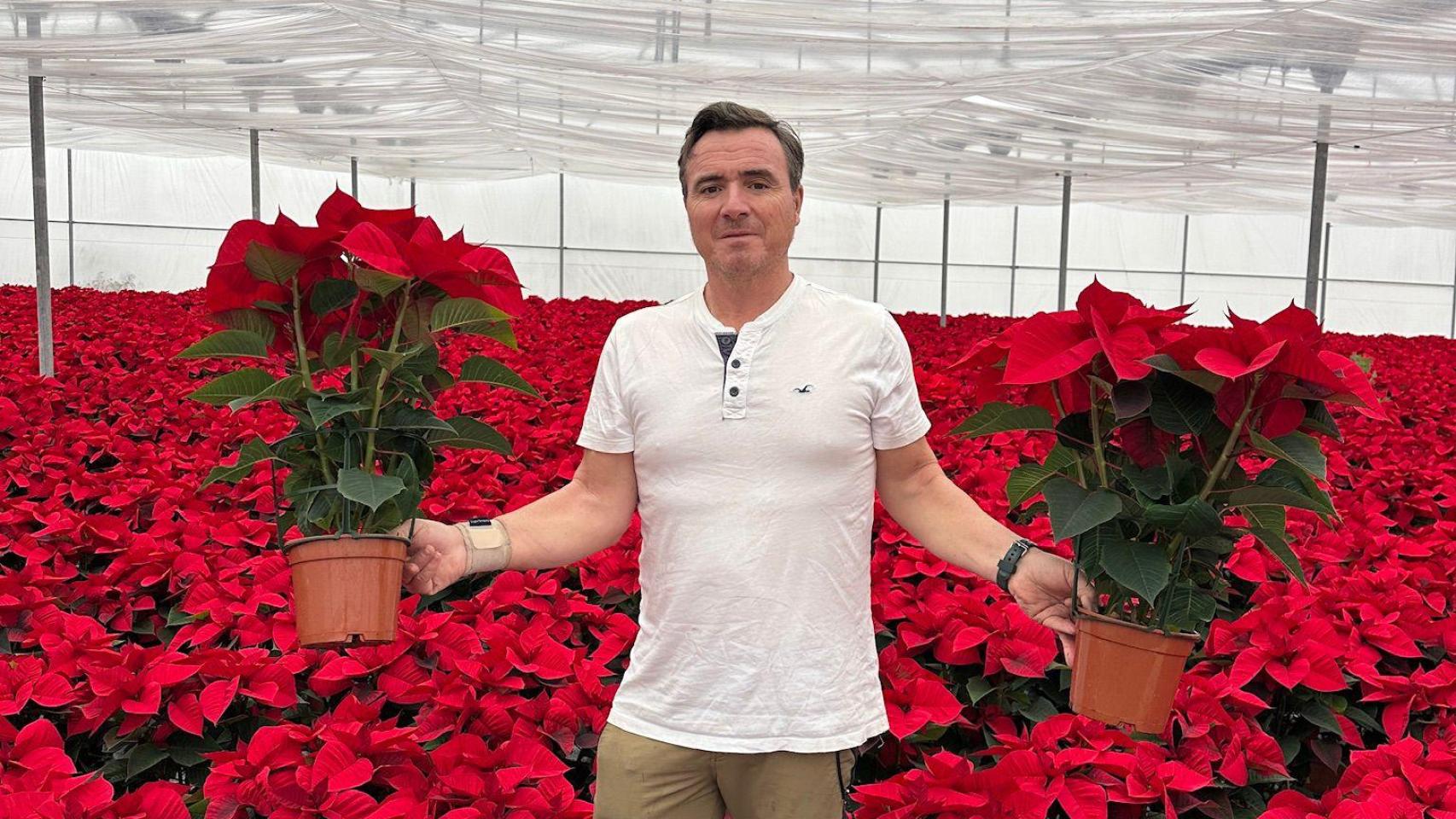 Ángel Illescas, floricultor de Novés (Toledo).