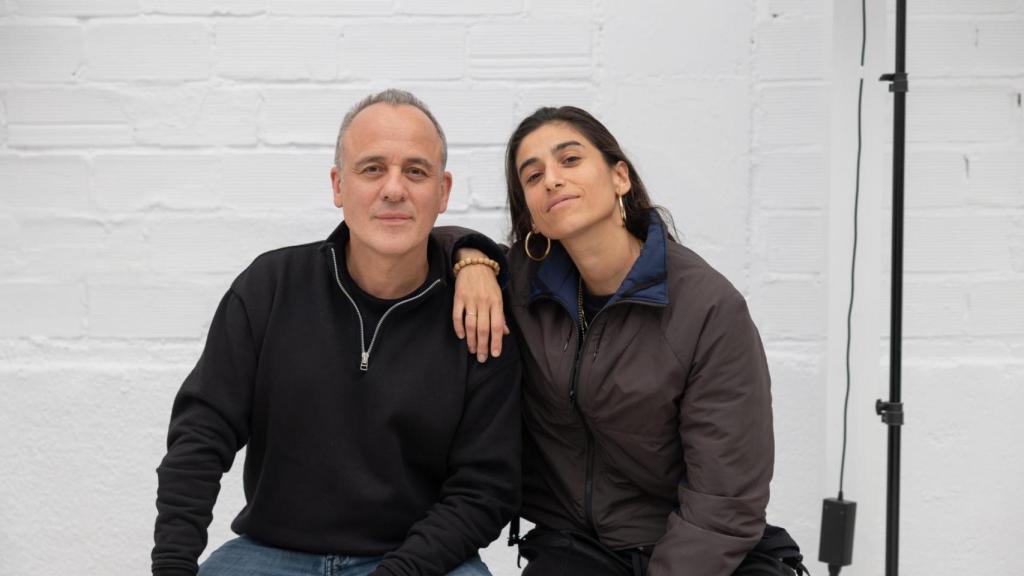 Carolina Yuste y Javier Gutiérrez, protagonistas de la nueva serie de Movistar + y Portocabo que se rodará en la provincia de A Coruña