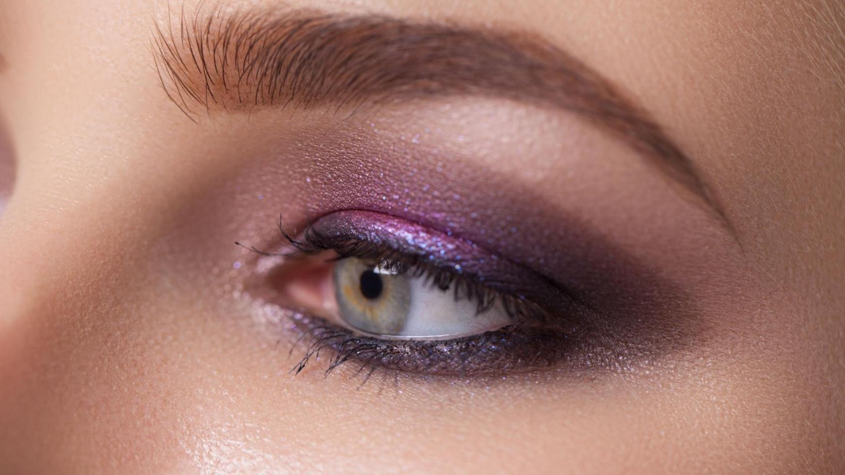 Maquillaje de ojos brillante