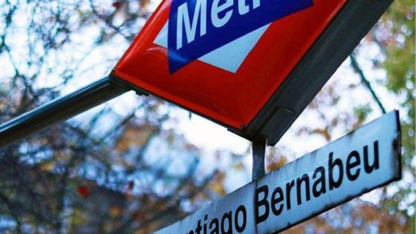 Cartel de la estación de Metro del Santiago Bernabéu.