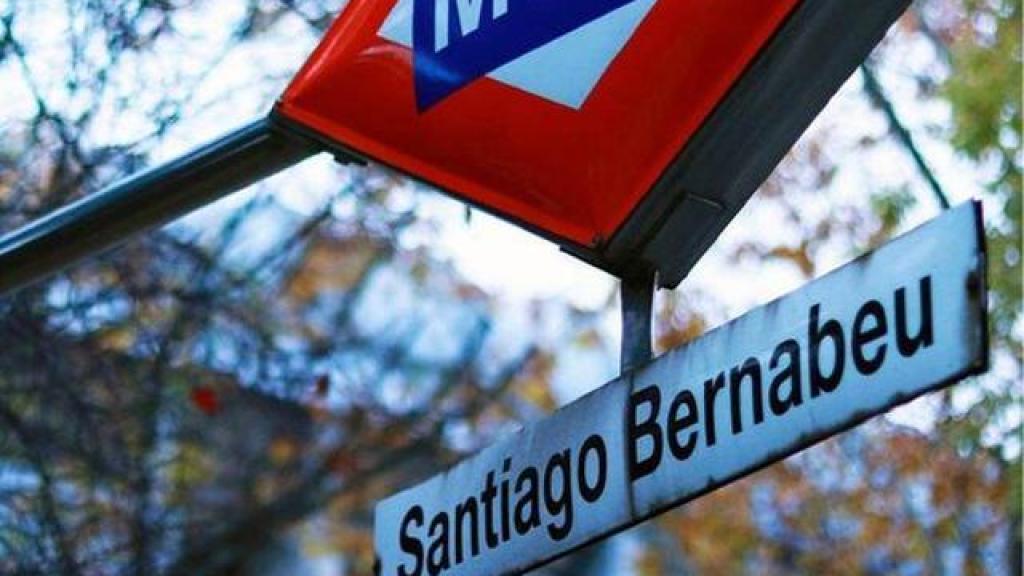 Cartel de la estación de Metro del Santiago Bernabéu.