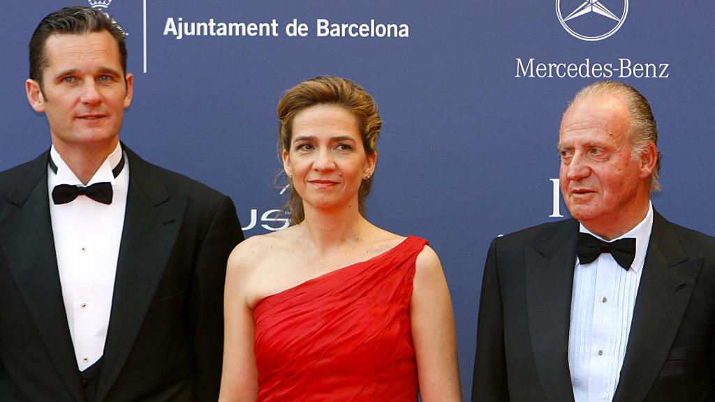 Iñaki Urdangarin, la infanta Cristina y el emérito Juan Carlos, en una fotografía realizada en 2006.