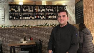 La vinoteca en Cuatro Caminos que moderniza el concepto de taberna de barrio