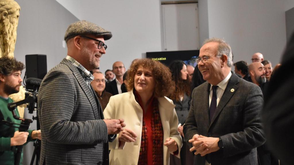 Los exalcaldes Xosé Sánchez Bugallo y Martiño Noriega y la alcaldesa Goretti Sanmartín