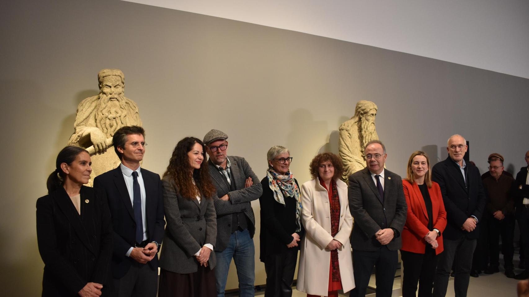 Santiago celebra la vuelta de las esculturas de Abraham e Isaac del Mestre Mateo