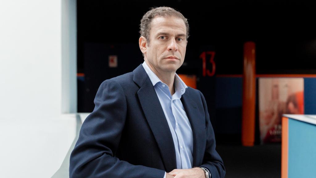 Arturo Guillén, presidente de WOWfc, ante la cámara de EL ESPAÑOL