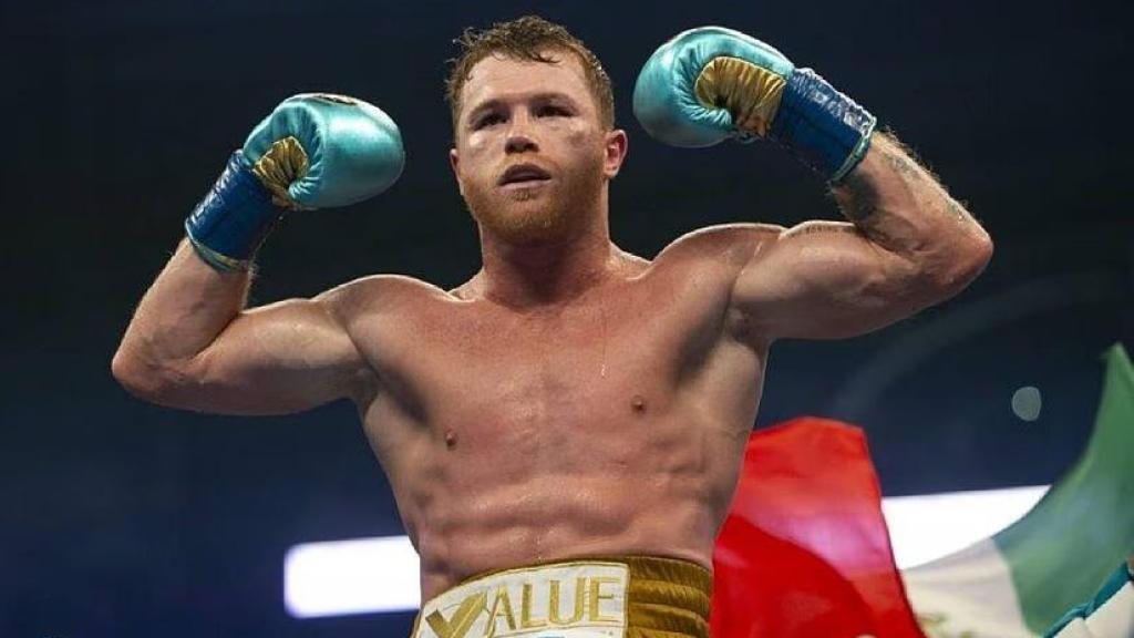 Canelo Álvarez, tras ganar un combate.