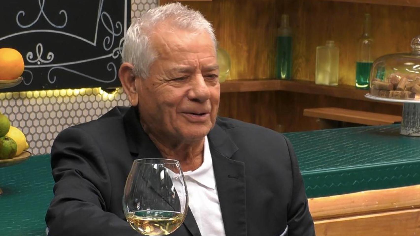 Juan busca a sus 81 años en 'First dates' una mujer cariñosa.