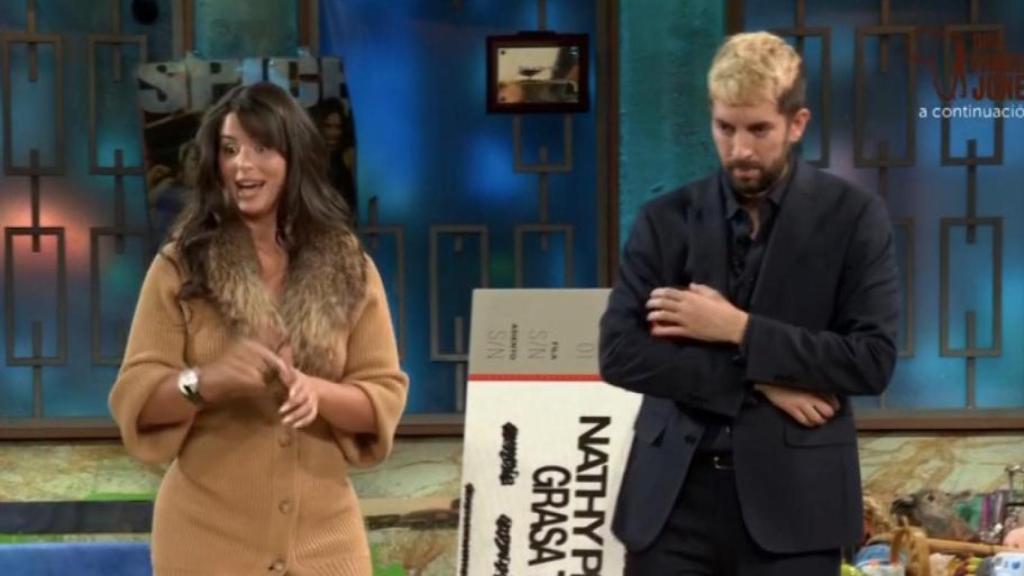 Nathy Peluso y David Broncano en 'La Revuelta'